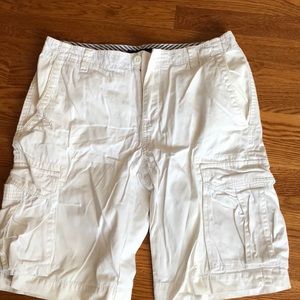Men’s Tommy Hilfiger white cargo shorts